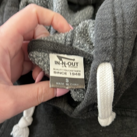 In n out burger hoodie size S - Picture 3 of 3